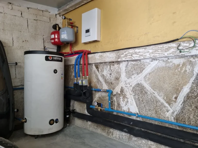 Instalación de Aerotermia en Marín Detalle técnico de circuito de calefacción sin depósito de inercia calculando el volumen mínimo de agua en Marín.