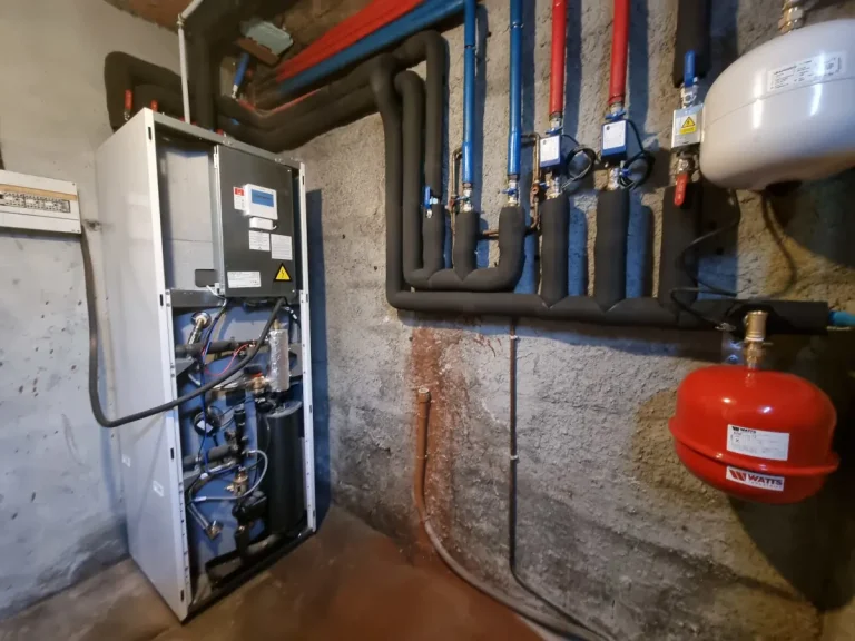 Aplicación de coquilla aislante de alto espesor en el circuito de climatización para fancoils en Mogor